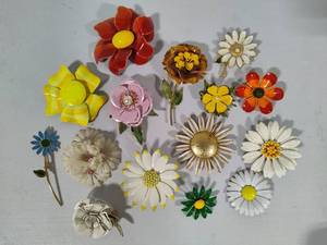 Lot of Floral Brooches