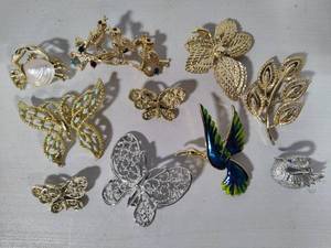 Assorted Stamped Gerrys Brooches