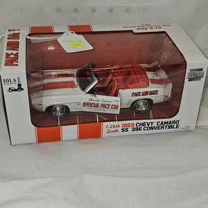124 1969 Camaro Pace Car