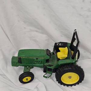 116 John Deere 6200 Tractor