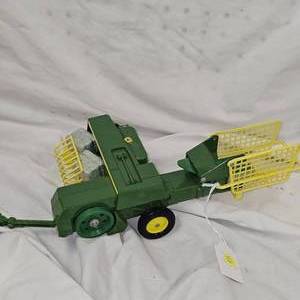 116 John Deere Baler