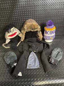 Winter Accessories Lot Delux Nepal Wool Hats & Viking Beanie & Hestra Gloves