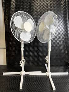Midea FS40-8M Stand Fans - 120V 60Hz 0.37A, Pair