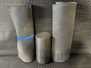 GS Anti-Fatigue Floor Mats - 2 Long Roll Mats & 1 Flat Mat & Foam Roller