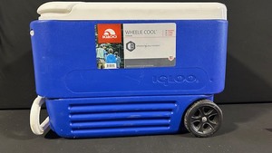 Igloo Wheel Cool Portable Cooler - Blue with White Lid