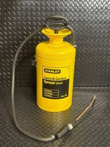 Stanley Lawn & Garden Sprayer Deluxe 2-Gallon