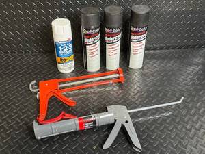 Red Devil 9-In Ratchet Caulk Gun - 2 Caulk Guns, 3 Dupli-Color Undercoats, Bulls Eye Primer
