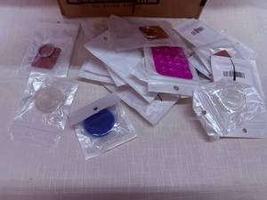 MM1. Box full of Phone Pop Sockets & 2 Cases