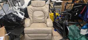 Huge recliner (USED)