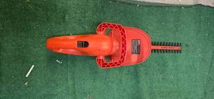 Black & Decker Hedger ( USED, FUNCTIONS WELL)