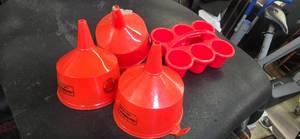 Lot of 4 huge funnels and one C- Cup Candy (NEW)