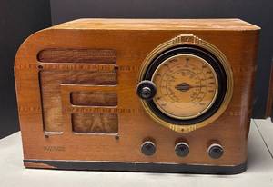RR - Vintage Philco Vacuum Tube Radio Model 38-7