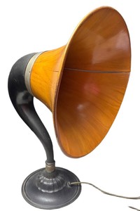 O - Antique Music Master Radio Amplifier Horn Speaker
