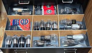 RR - Vintage Vacuum Tubes - Vintage Radio Electron Tubes Assortment