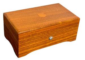 Thorens No. 28 Music Box - Il Trovatore, Tales of Vienna Woods, Santa Lucia