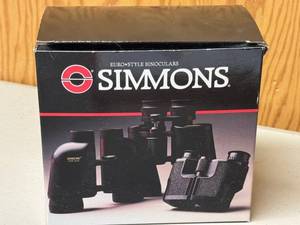 LL - Simmons Model 60154 SGL 7-15x25 Binoculars with Case
