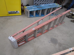 Louisville 8 Fiberglass Step Ladder