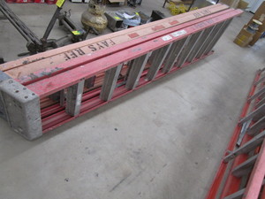 Louisville 10 Fiberglass Step Ladder