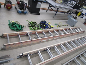 Keller 24 Fiberglass Extension Ladder