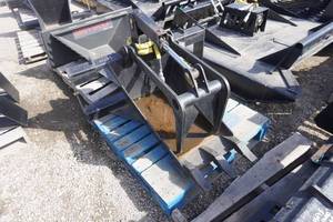 Brand New Universal Mount Bobcat Skid Loader Skid Steer Hydraulic Stump Grapple