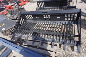 Universal Mount Bobcat Skid Loader Skid Steer 80 Heavy Duty Rock Bucket With Cutting Teeth