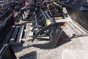 Brand New Universal Mount Bobcat Skid Loader Skid Steer 72 Root Rake Grappler Attachment
