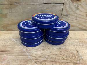 Creme Dose Limited Edition, Classic Moisturizer for All Skin Types, Rich Skin Cream with Nourishing Eucerit, Assorted Design, 150 Ml (lot of 7)