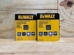 DeWALT GA Straight Finish Nails (lot of 2)