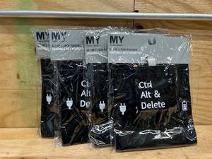 Set of Two Tech Pouches (lot of 4)