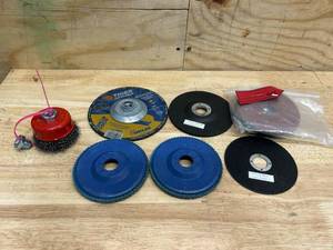 Assorted Grinding wheels and cutting discs (lot of 7)