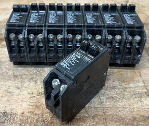 EATON BR2020 Circuit Breaker lot of 8