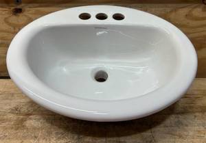 MAANSFIELD Alto II Lavatory Oval, Vitreous China, Self-Rimming Lavatory 19 x16