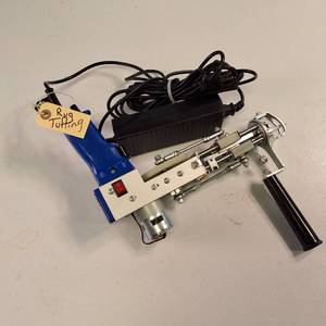 Very Nice and like new Electric rug tufting gun, a portable electric knitting tool used for making rugs.