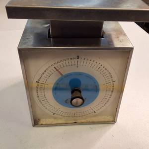 Vintage stainless steel Edlund Model SR-5 portion control kitchen scale with a 5-pound capacity.