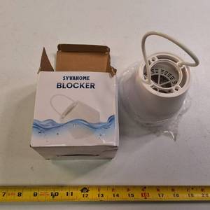 Syvahome Blocker, a white bathtub water filter (NIB)