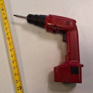 Vintage Milwaukee Hi-Torque 12V 38-inch cordless driverdrill