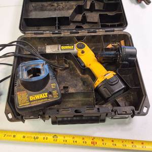 DEWALT 18V Cordless Power Tool Combo Kit