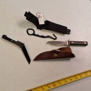 2 Knives, sheaths, hook style gutting tool