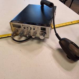 Midland 5001Z 40-channel mobile CB radio