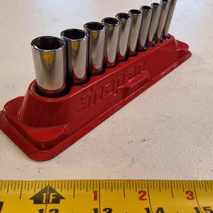 Snap-on 110STMDY is a 10-piece, 14 drive, 6-point SAE deep socket set. Professional-grade