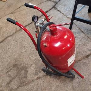 Larin 10 Gallon Abrasive Blaster (Item# AB-1080)