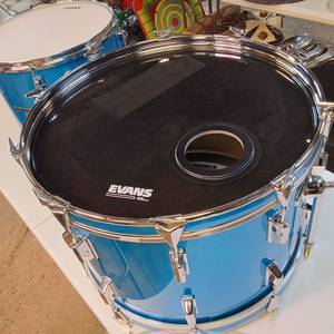 Pearl "Blue Satin" Fiberglass Series 14" Tom (Note: matching drums and cymbals found later in this auction)