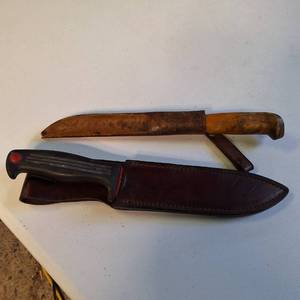 Lot of vintage fixed-blade knives (2 total)