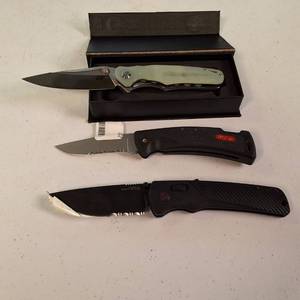 Lot of (3) Fixed Blade Tactical & Hunting Knives with Sheaths. One Buck brand