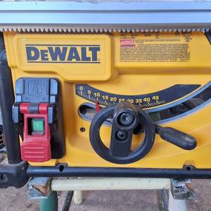 DEWALT Compact Jobsite Table Saw