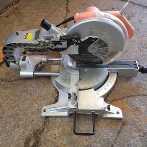 Chicago Electric 12-inch Dual-Bevel Sliding Compound Miter Saw