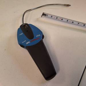 Robinair 16600 Electronic Refrigerant Leak Detector  High Sensitivity w Flexible Probe