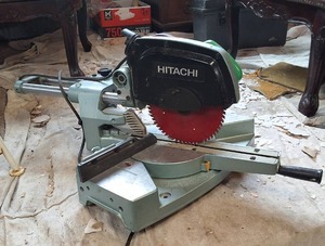 Hitachi C10FS 10 Sliding Dual Compound Miter Saw