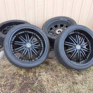 Awesome Set of 4 Custom Black & Chrome Wheels with Nitto 420V Luxury Truck Tires (inlcudes lug nuts)