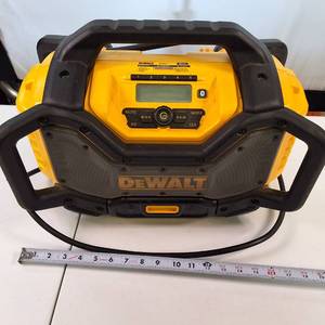 DEWALT DCR025 20V60V MAX FLEXVOLT Bluetooth Jobsite Radio & Battery Charger